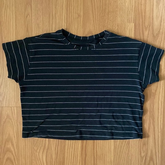 ❤️ Lululemon Cates Tee Size 4 Short Serve Stripe Black White - Picture 3 of 7